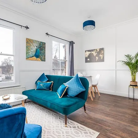 דירה 1st Floor Nunnery Modern, Romantic 1 Bed In Pass The Keys